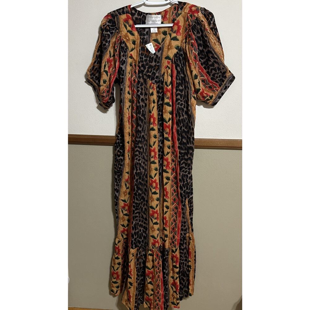Rosemary & Ivy Animal Print Floral Dress Size Medium Rayon New